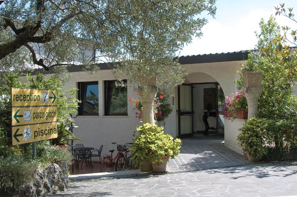 Hotel Le Rocce Magione Exterior photo
