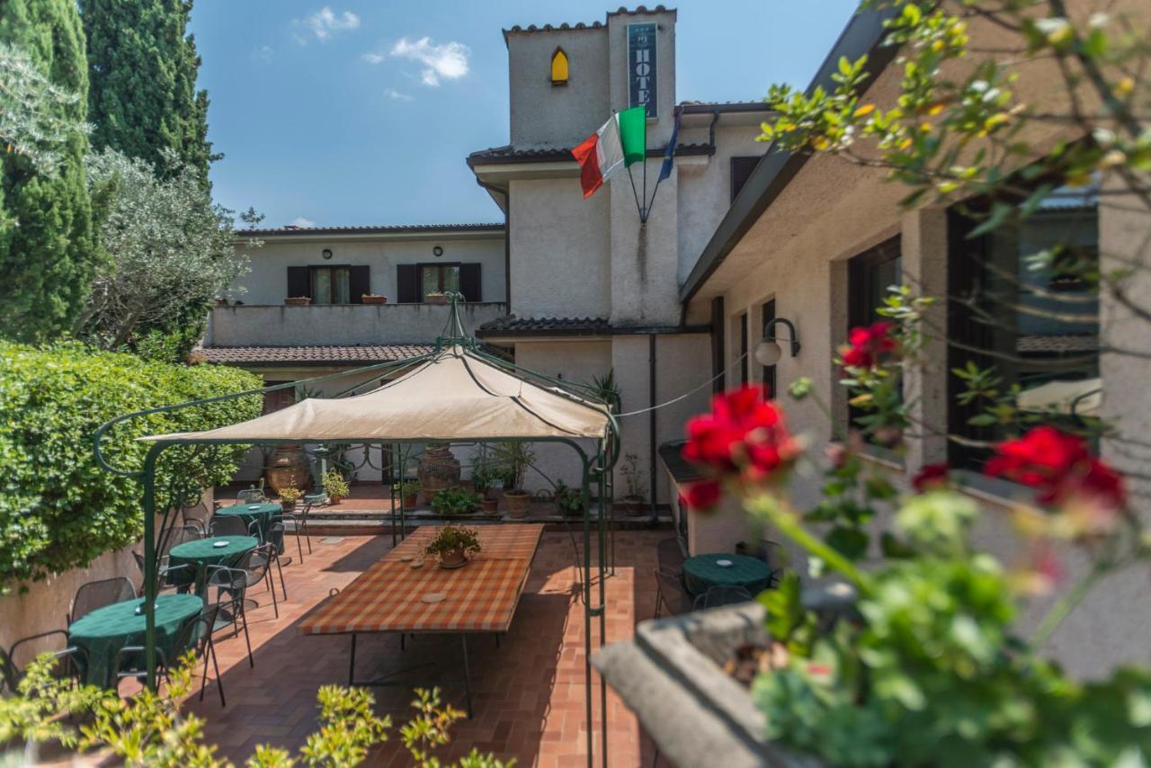 Hotel Le Rocce Magione Exterior photo